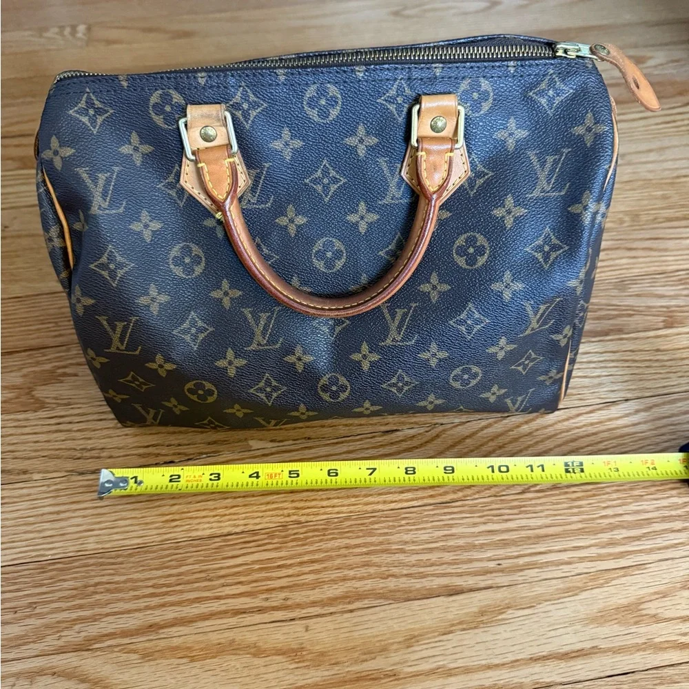 AUTHENTIC LOUIS VUITTON LV Monogram Speedy 30